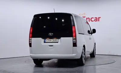 Hyundai Staria 2024, 35713 км, за 18476.81 USD
