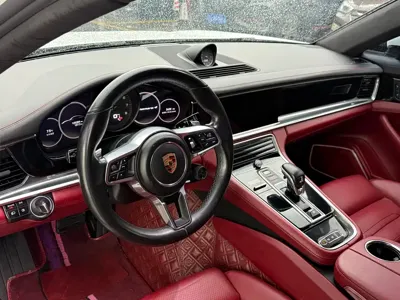Porsche Panamera 2018, 120000 км, за 55580.01 USD
