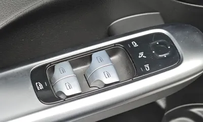 Mercedes-Benz C-Class 2024, 23694 км, за 35381.38 USD - фото 11
