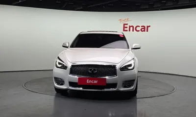 Infiniti Q70 2017, 154857 км, за 3766.1 USD