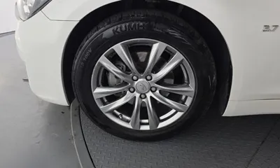 Infiniti Q70 2017, 154857 км, за 3766.1 USD