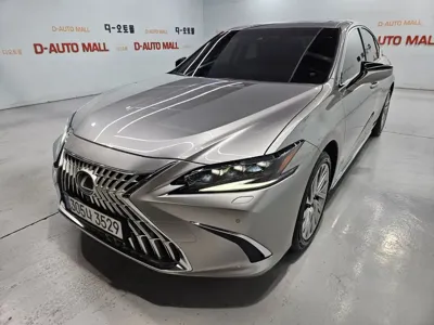 Lexus ES 2026, 7860 км, за 33974.02 USD