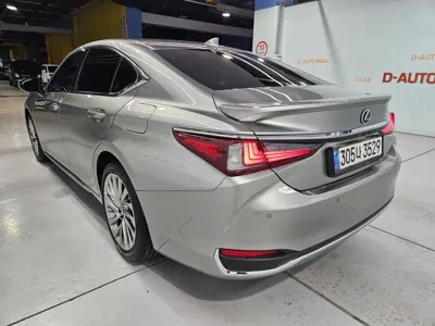 Lexus ES 2026, 7860 км, за 33974.02 USD