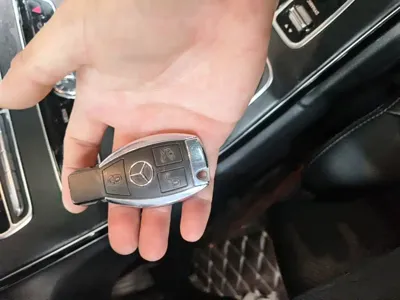 Mercedes-Benz C-Class 2016, 88100 км, за 12139.26 USD - фото 12