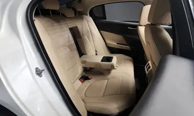 Jaguar XE 2016, 92357 км, за 5189.17 USD - фото 12
