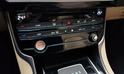 Jaguar XE 2016, 92357 км, за 5189.17 USD - фото 17