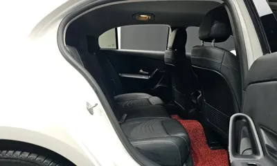 Mercedes-Benz A-Class 2019, 31753 км, за 13082.26 USD - фото 12
