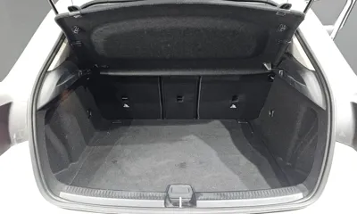 Mercedes-Benz A-Class 2019, 31753 км, за 13082.26 USD - фото 20