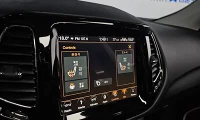 Jeep Compass 2019, 41819 км, за 8989.96 USD - фото 17