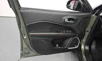 Jeep Compass 2019, 41819 км, за 8989.96 USD - фото 24