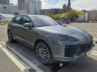 Porsche Cayenne 2025, 23000 км, за 131787.97 USD