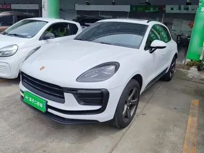 Porsche Macan · 2025 год