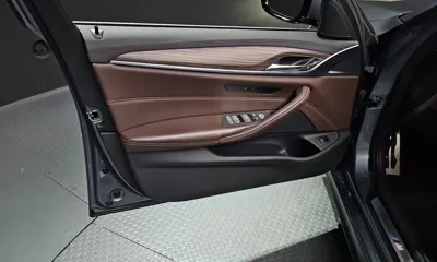 BMW 5-Series 2019, 58760 км, за 20802.18 USD - фото 24