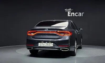 Hyundai Grandeur 2018, 139515 км, за 7417.62 USD