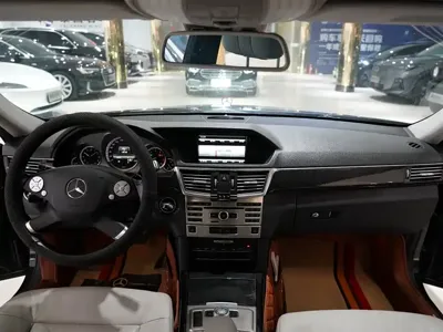 Mercedes-Benz E-Class 2013, 130000 км, за 5589.9 USD