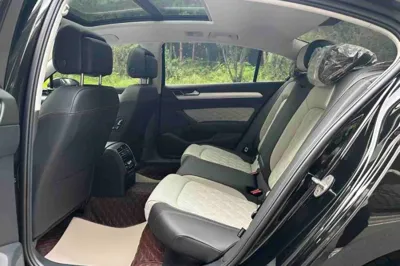 Volkswagen Magotan 2025, 3000 км, за 24570 USD
