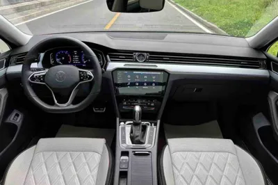 Volkswagen Magotan 2025, 3000 км, за 24570 USD - фото 11