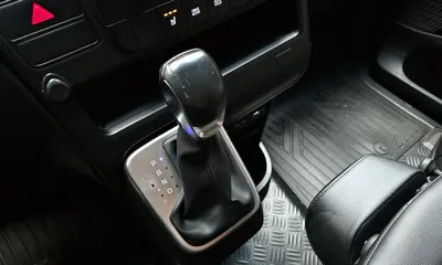 Hyundai Staria 2022, 86264 км, за 12808.72 USD - фото 9