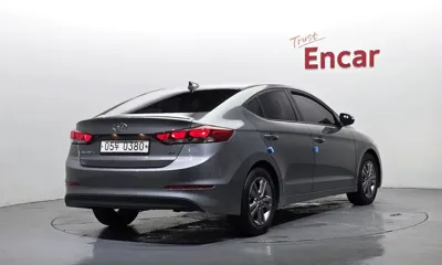 Hyundai Avante 2017, 88083 км, за 5856.68 USD