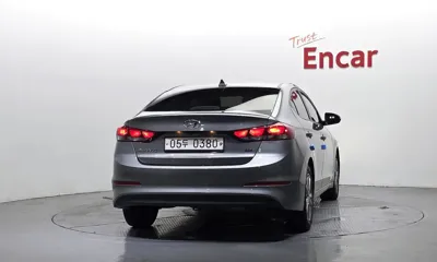 Hyundai Avante 2017, 88083 км, за 5856.68 USD