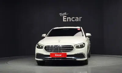 Mercedes-Benz E-Class 2022, 73618 км, за 23129.31 USD
