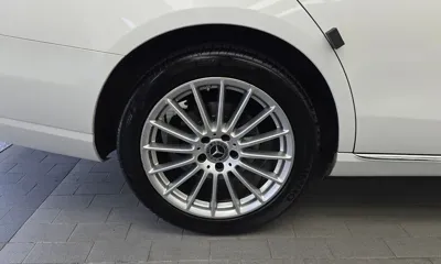 Mercedes-Benz E-Class 2022, 73618 км, за 23129.31 USD