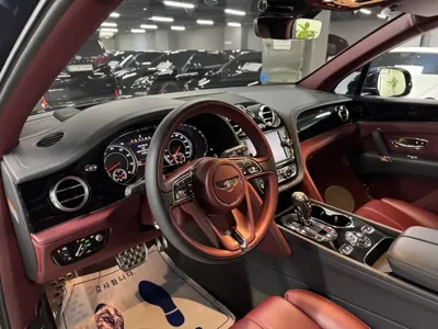 Bentley Bentayga 2020, 28700 км, за 105054.5 USD