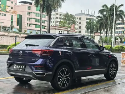 Volkswagen T-Roc 2021, 50000 км, за 9564.26 USD