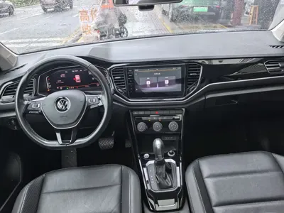 Volkswagen T-Roc 2021, 50000 км, за 9564.26 USD - фото 9