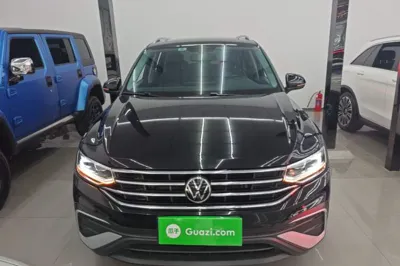 Volkswagen Tiguan L 2023, 22000 км, за 20074 USD - фото 11