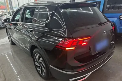 Volkswagen Tiguan L 2023, 22000 км, за 20074 USD - фото 13