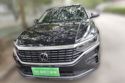 Volkswagen Passat 2023, 186900 км, за 15426 USD