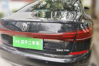 Volkswagen Passat 2023, 186900 км, за 15426 USD