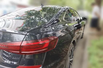 Volkswagen Passat 2023, 186900 км, за 15426 USD