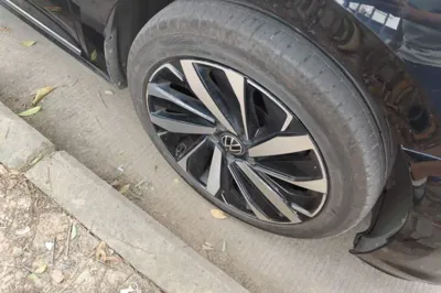 Volkswagen Passat 2023, 186900 км, за 15426 USD