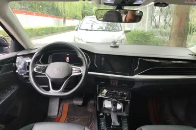 Volkswagen Passat 2023, 186900 км, за 15426 USD - фото 6