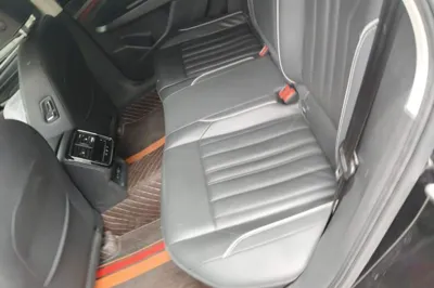 Volkswagen Passat 2023, 186900 км, за 15426 USD - фото 14