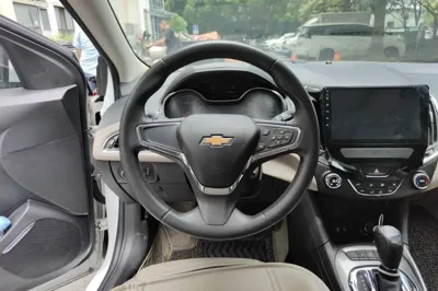 Chevrolet Cruze 2015, 90800 км, за 5154 USD - фото 9