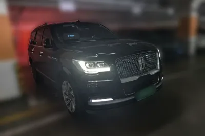 Lincoln Navigator 2022, 114200 км, за 71748 USD