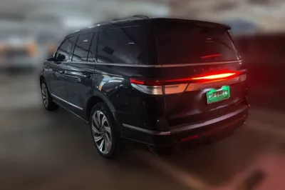 Lincoln Navigator 2022, 114200 км, за 71748 USD