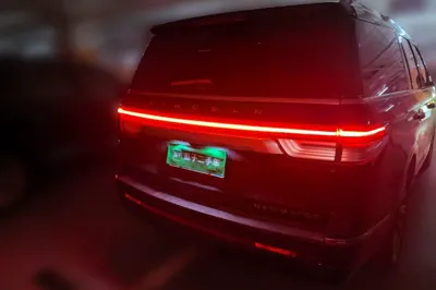 Lincoln Navigator 2022, 114200 км, за 71748 USD