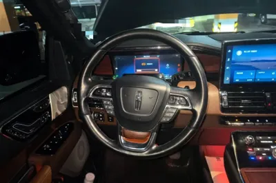 Lincoln Navigator 2022, 114200 км, за 71748 USD - фото 9