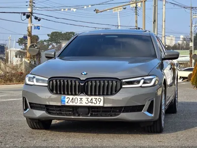 BMW 5-Series · 2022 год