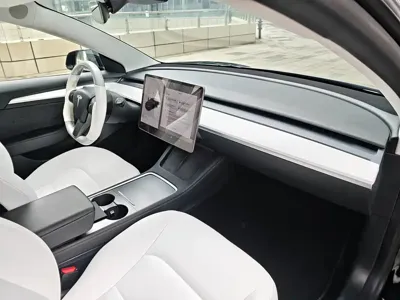 Tesla Model 3 2021, 75500 км, за 20150.43 USD - фото 21
