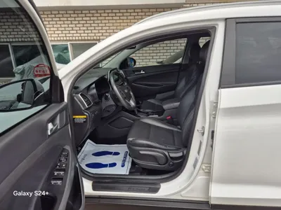 Hyundai Tucson 2019, 92640 км, за 10684.04 USD - фото 10