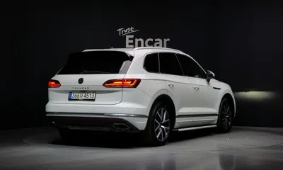Volkswagen Touareg 2021, 91323 км, за 27504.27 USD
