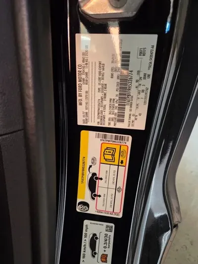 Ford Mustang 2017, 57000 км, за 19029.8 USD - фото 8