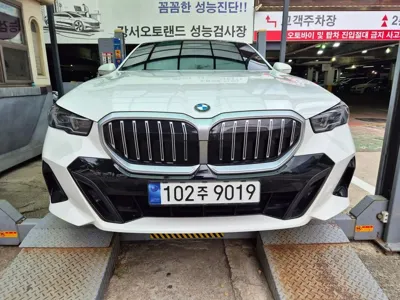BMW 5-Series · 2024 год