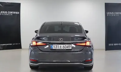 Lexus ES 2026, 19375 км, за 40653.12 USD
