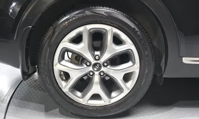 Kia Sorento 2016, 175172 км, за 5596.09 USD